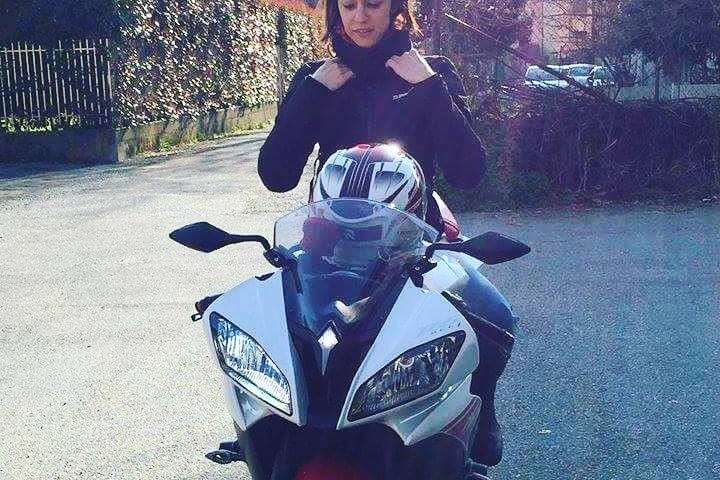 Isabella_ragazze_in_moto