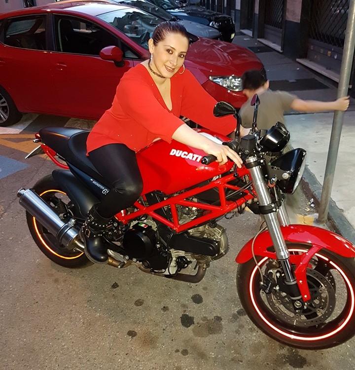 Yuana_ragazze_in_moto