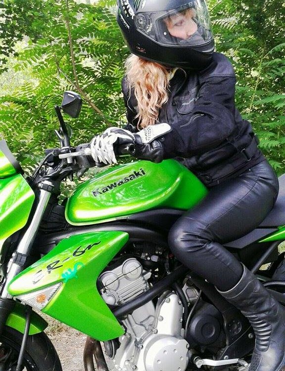 Adry_ragazze_in_moto