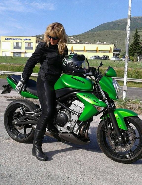 Adry_ragazze_in_moto