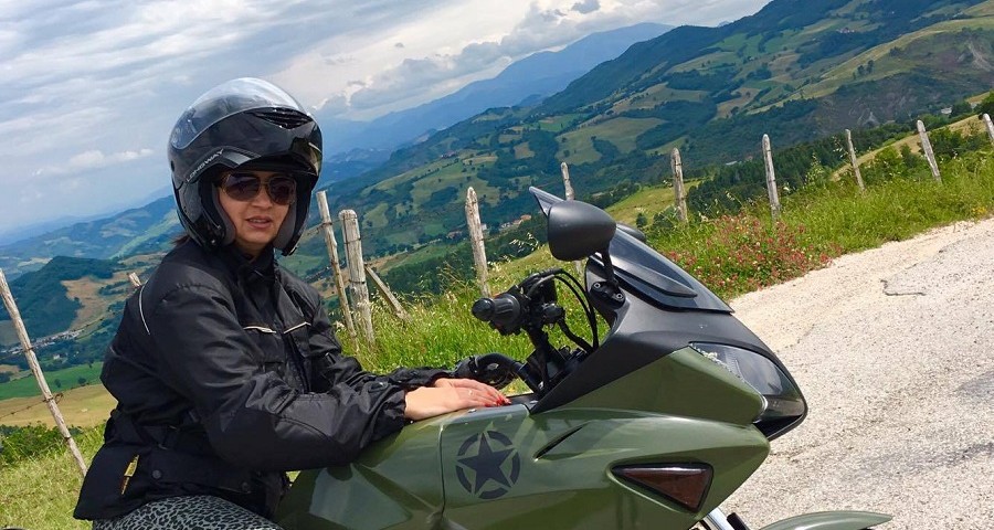 Alina_ragazze_in_moto