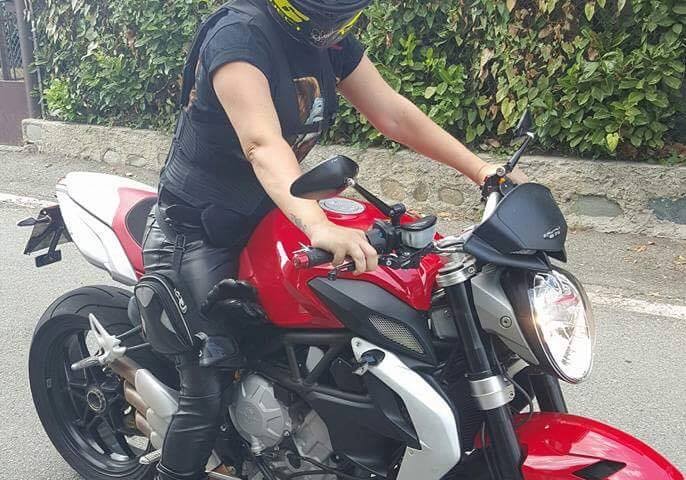 Altina_ragazze_in_moto