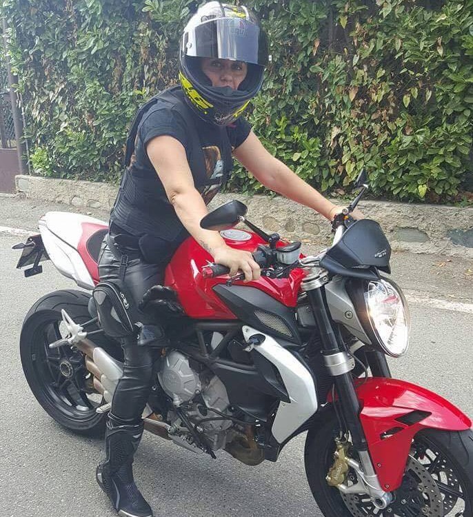 Altina_ragazze_in_moto