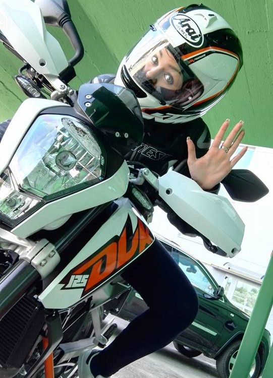 Caroline_ragazze_in_moto