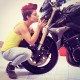 Clara_ragazze_in_moto