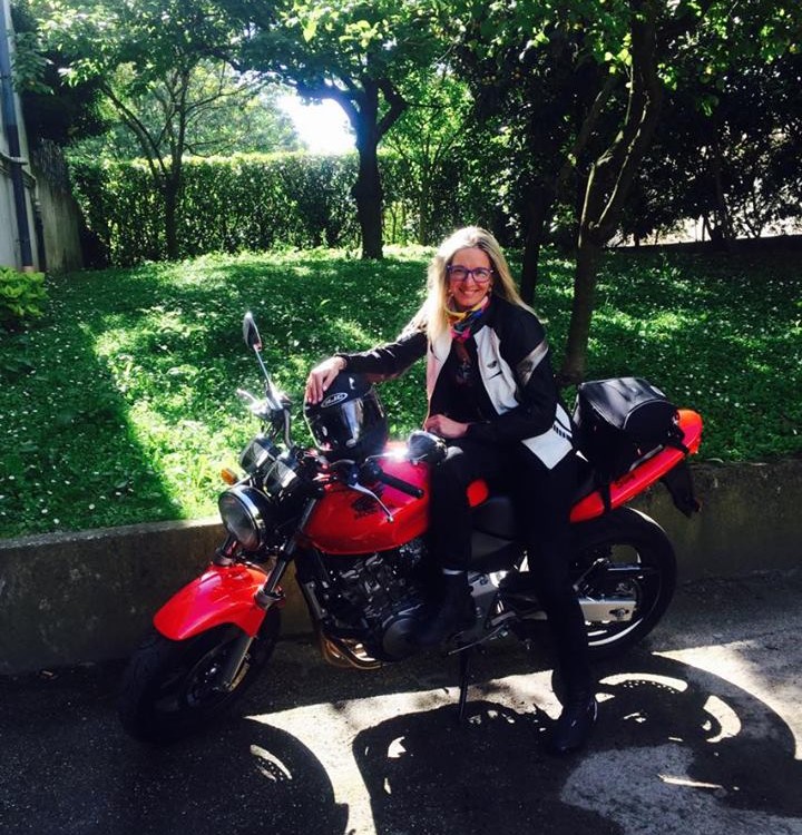 Elisa_ragazze_in_moto