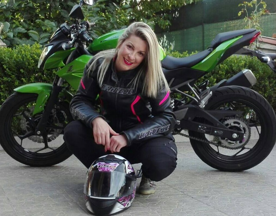 Lara_ragazze_in_moto_mini_concorso