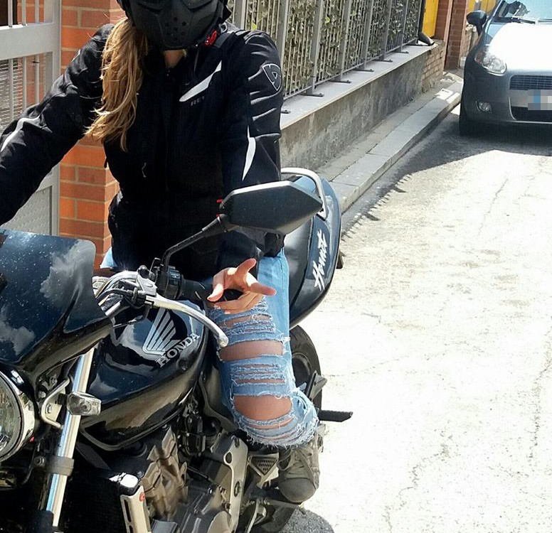 Maria_ragazze_in_moto