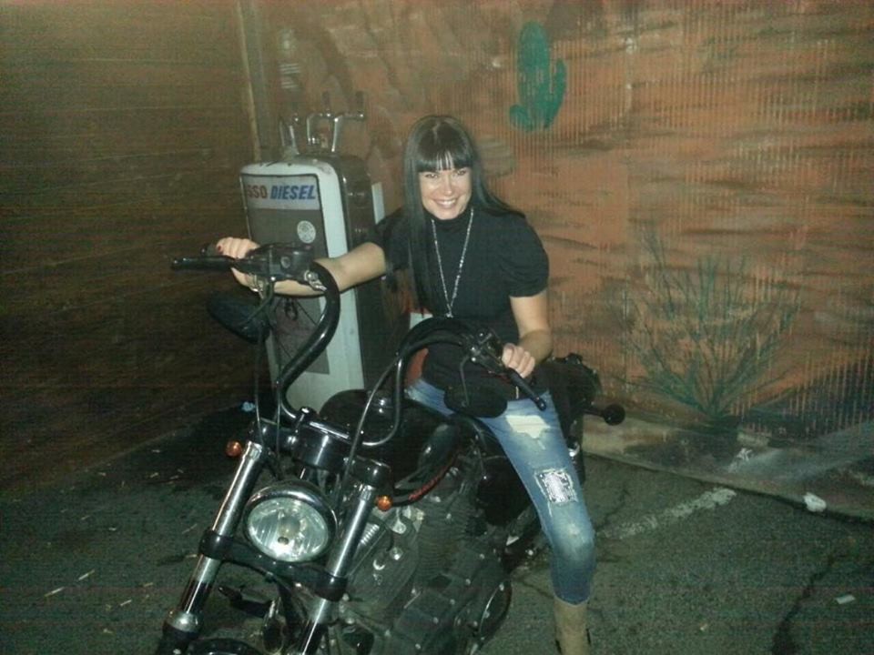 Michelle_ragazze_in_moto_mini_concorso