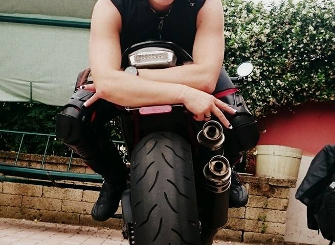 Pamela_ragazze_in_moto