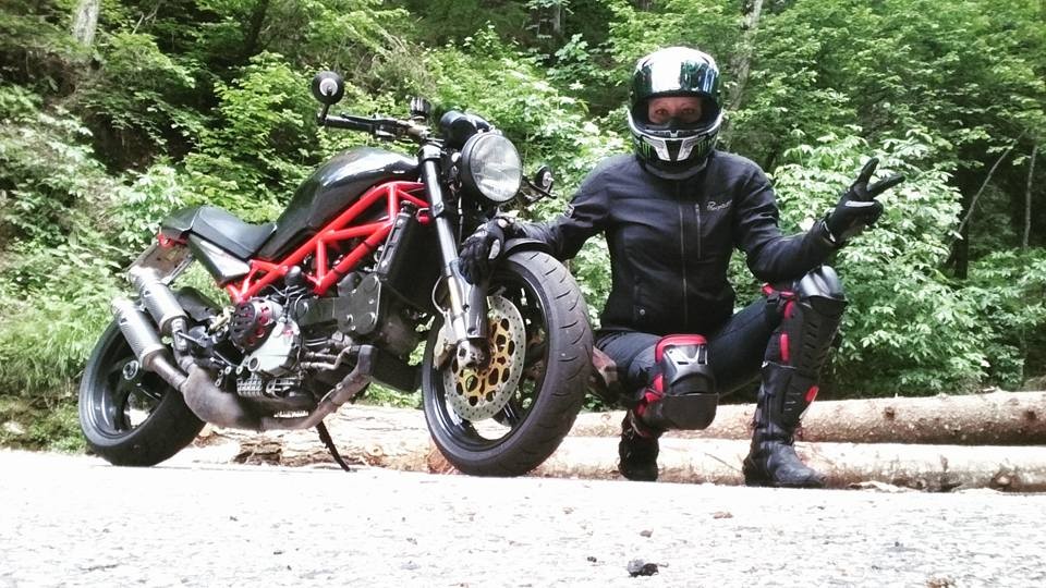 Pamela_ragazze_in_moto