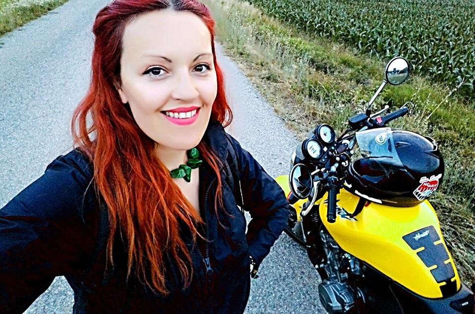 Rodica_ragazze_in_moto