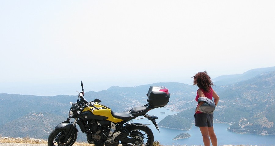 Rosaria_ragazze_in_moto