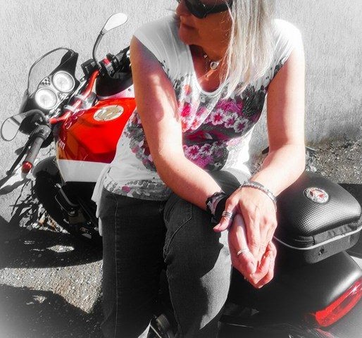 Sonia_ragazze_in-moto