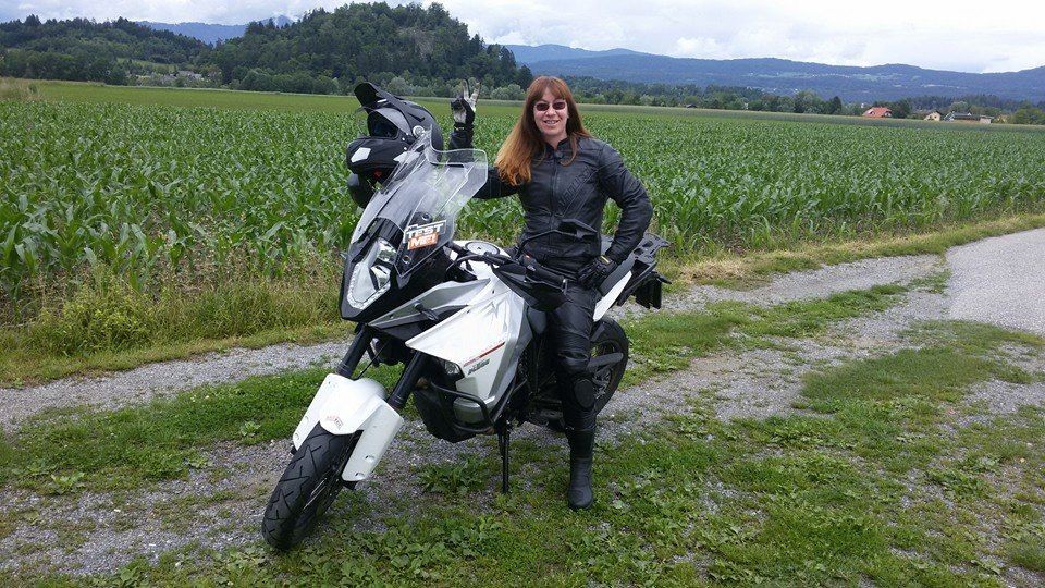Szonja_ragazze_in_moto