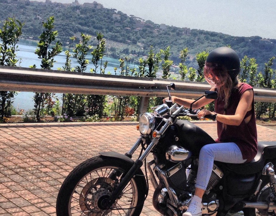 Tania_ragazze_in_moto