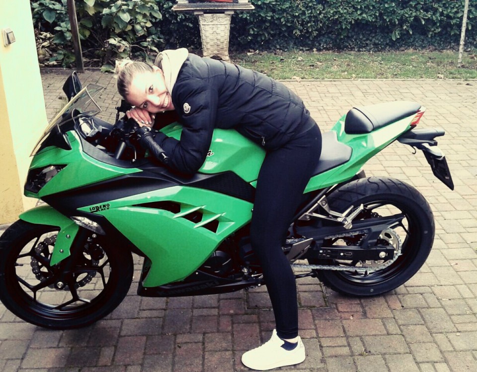 Valentina_ragazze_in_moto_mini_concorso