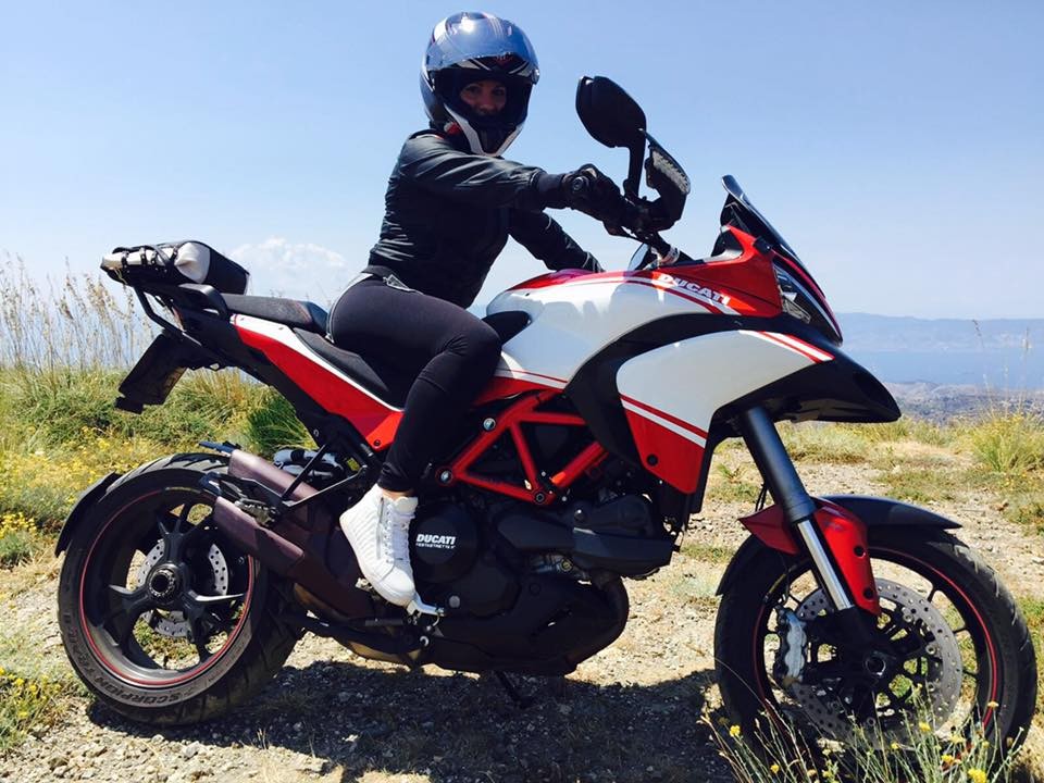 Cettina_ragazze_in-moto