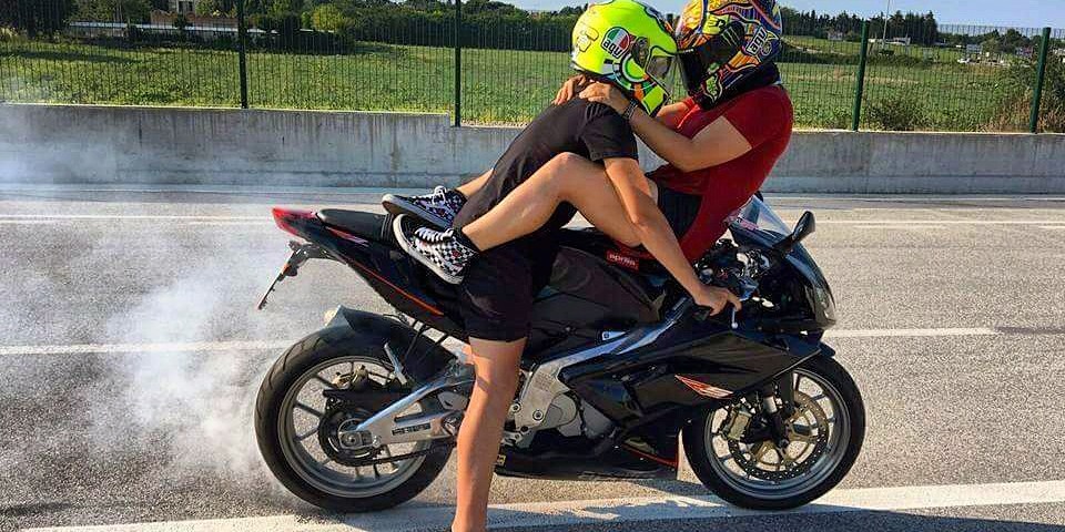 Chiara_ragazze_in_moto