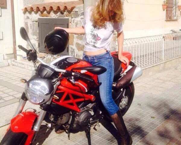Daniela_ragazze_in_moto