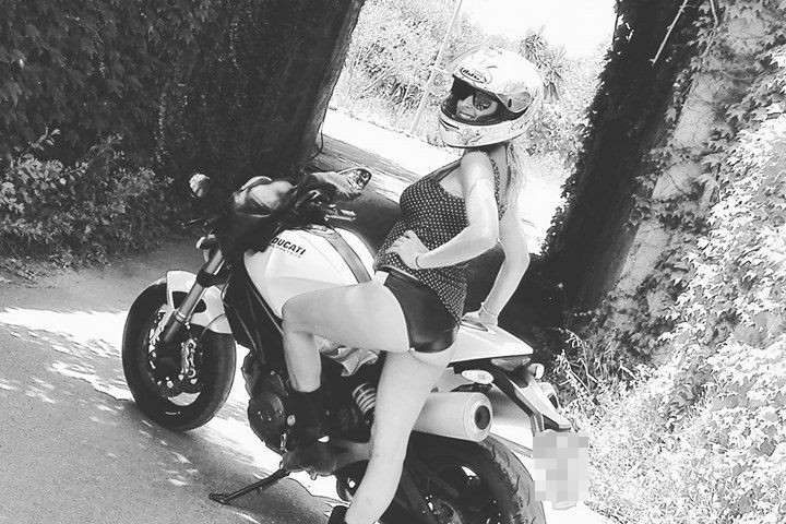 Federica_ragazze_in-moto