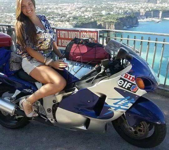 Lia_ragazze_in_moto