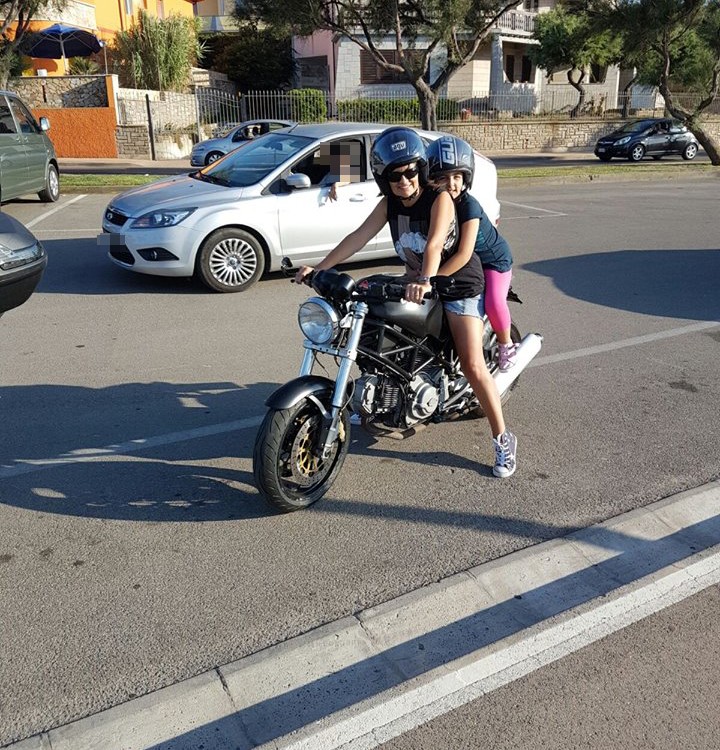 Lisa_ragazze_in_moto