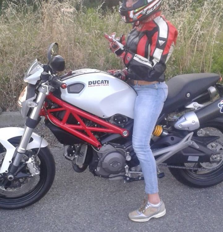 Loredana_ragazze_in-moto