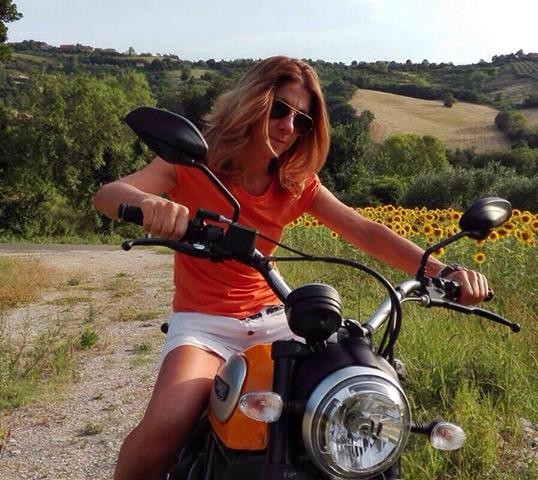 Sabrina_ragazze_in_moto