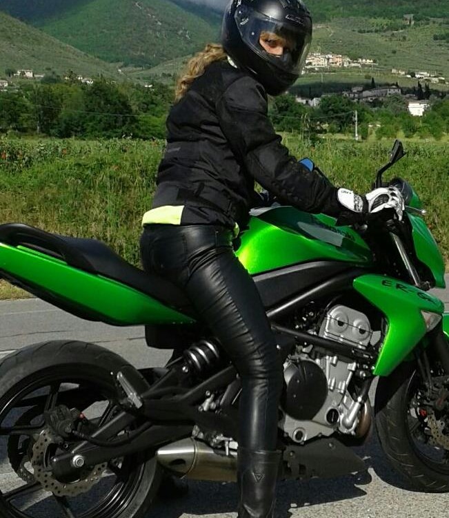 Adry_ragazze_in_moto