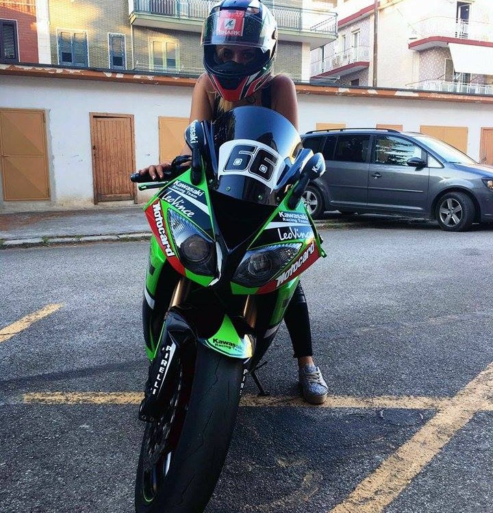 Arianna_ragazze_in_moto