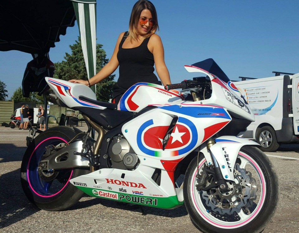 Chiara_ragazze_in_moto