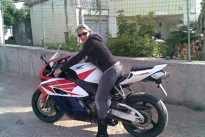 Conny_ragazze_in_moto