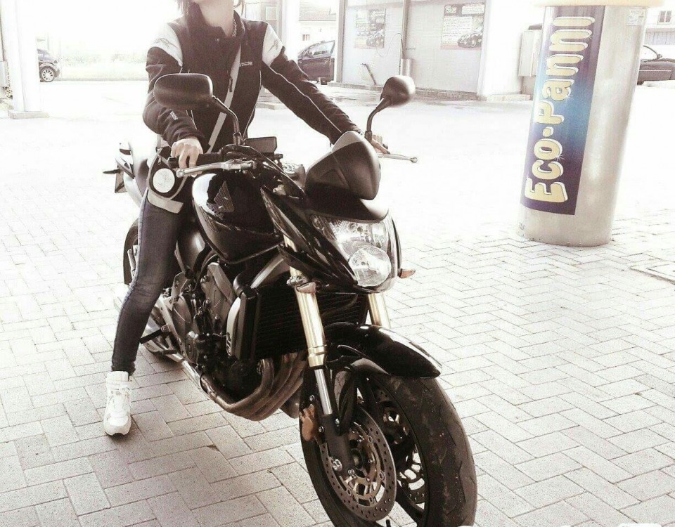 Giovanna_ragazze_in_moto