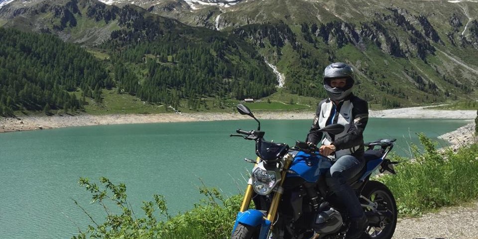 Karin_ragazze_in_moto