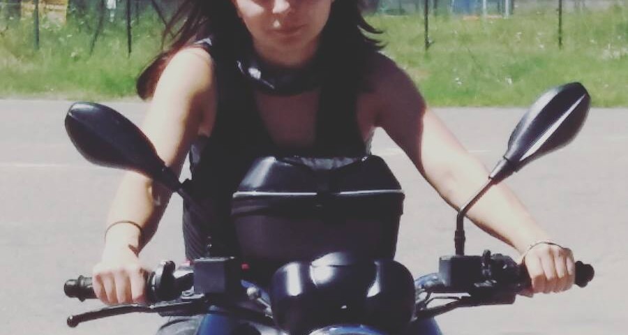 Memole_ragazze_in_moto