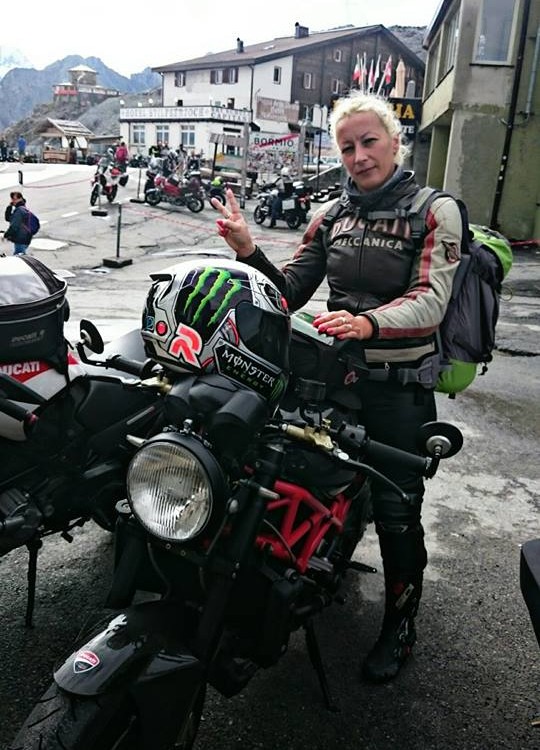 Pamela_ragazze_in_moto