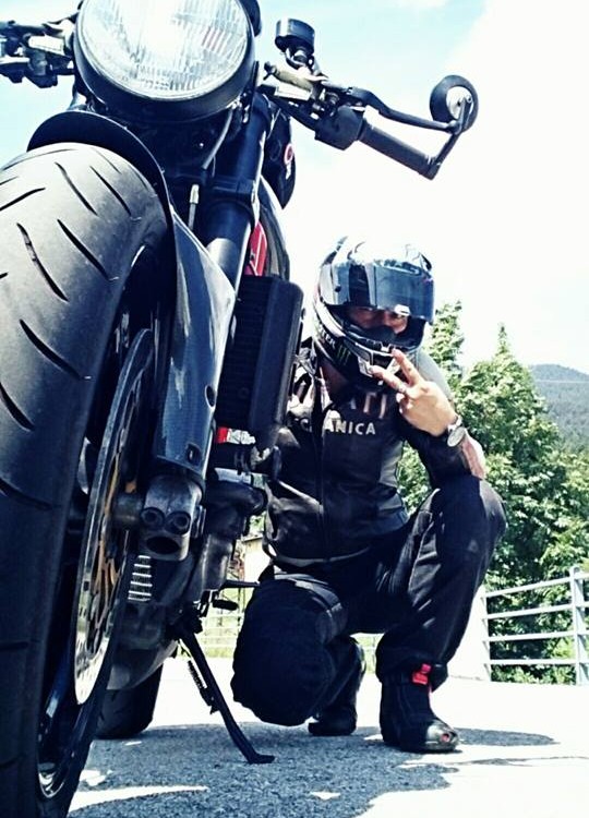 Pamela_ragazze_in_moto