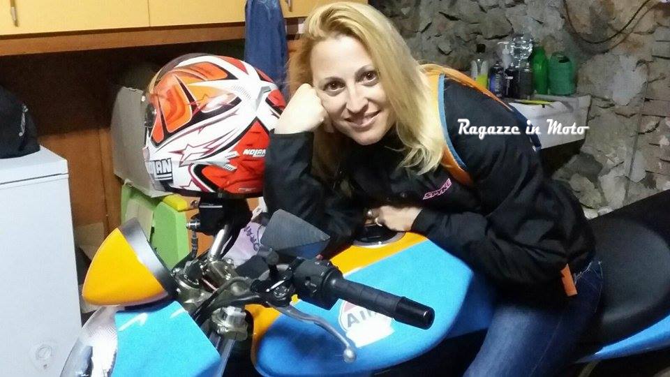 alba_mini_concorso_ragazze_in_moto