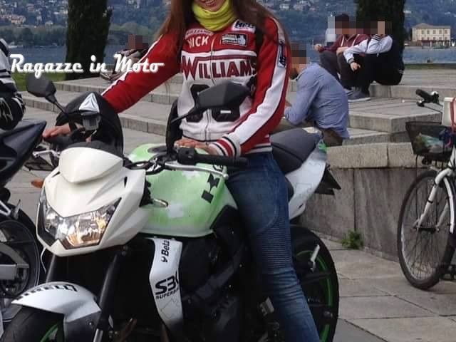 alessia_ragazze-in_moto