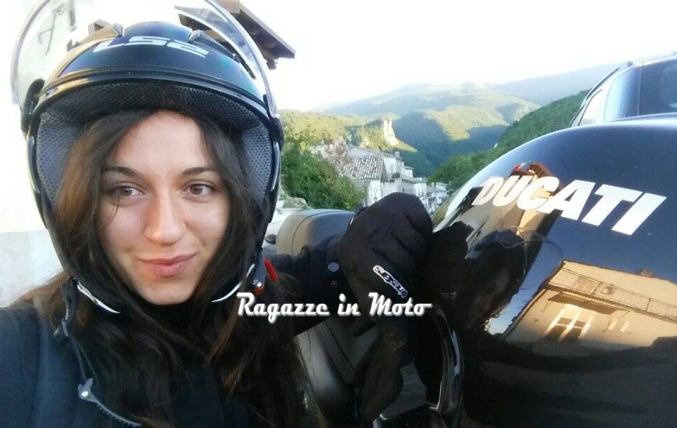 Annalisa_ragazze_in_moto