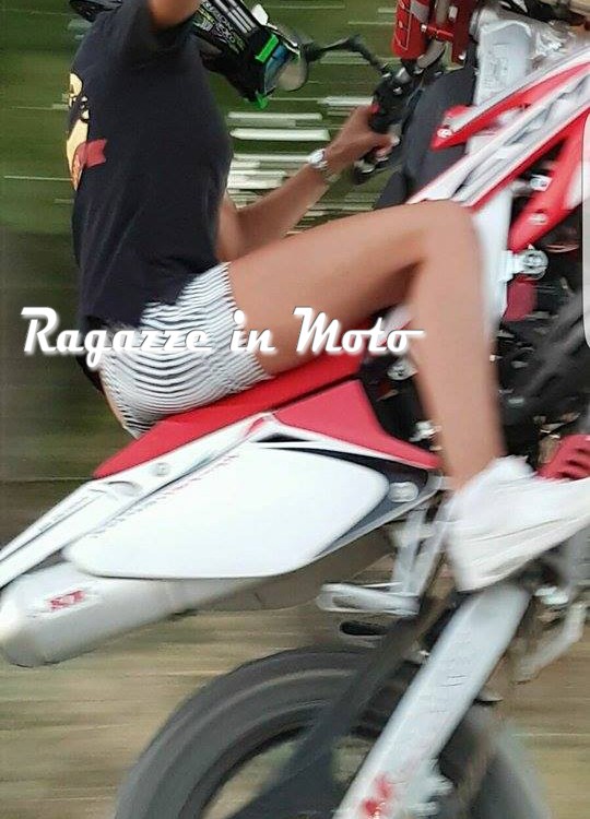 Caty_ragazze_in_moto