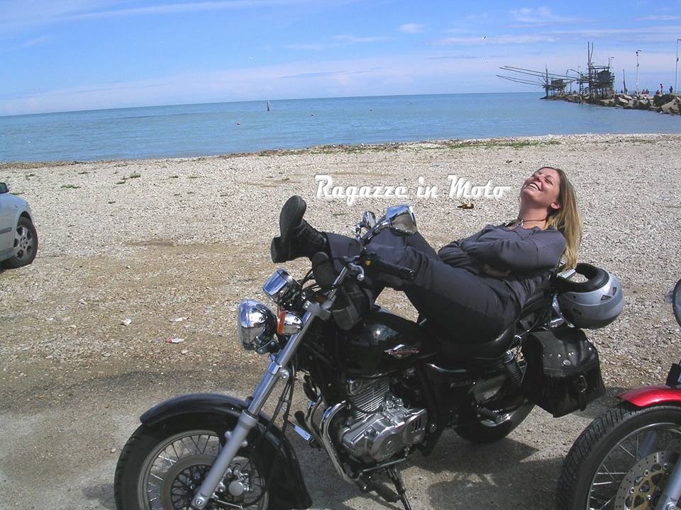 cinzia_mini_concorso_ragazze_in_moto