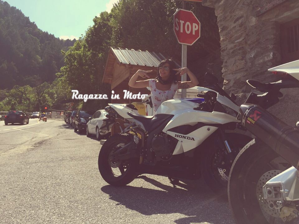 francesca_mini_concorso_ragazze_in-moto