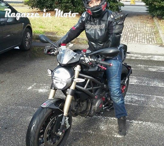 giada__ragazze_in_moto