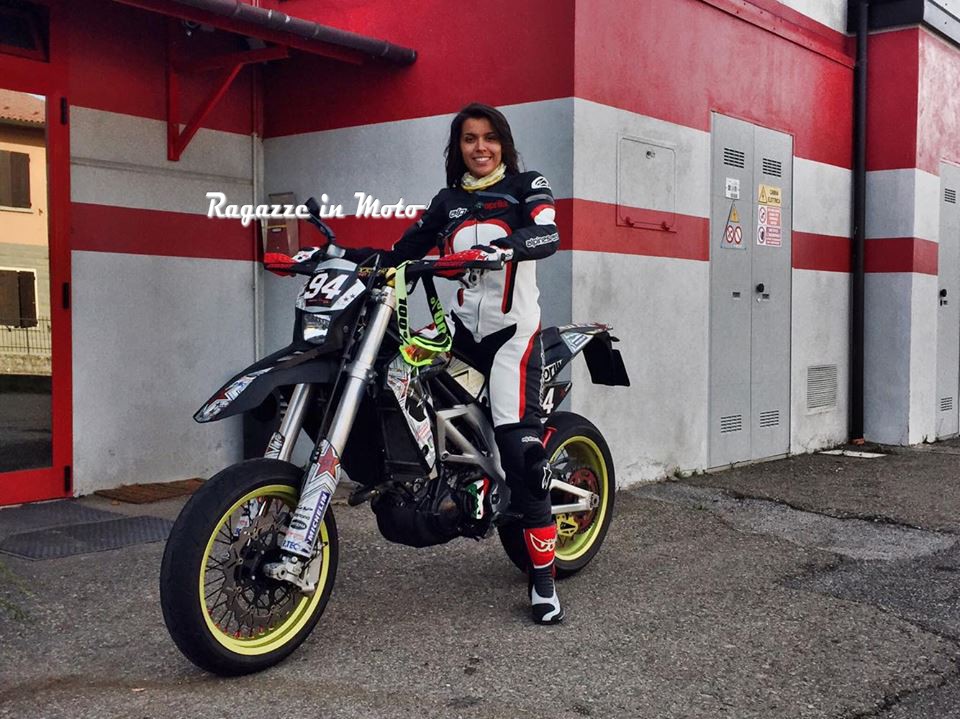 kelly_ragazze-in_moto