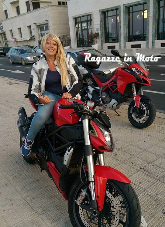 laura_ragazze_in_moto