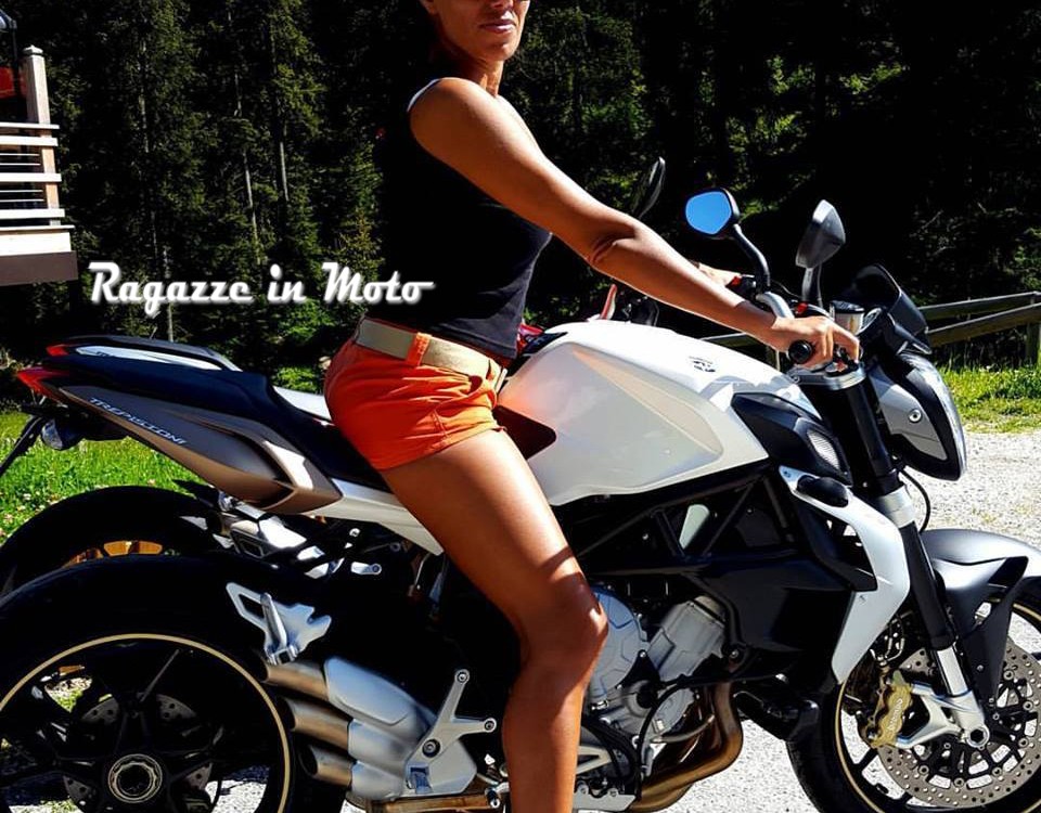 manuela_ragazze_in_moto