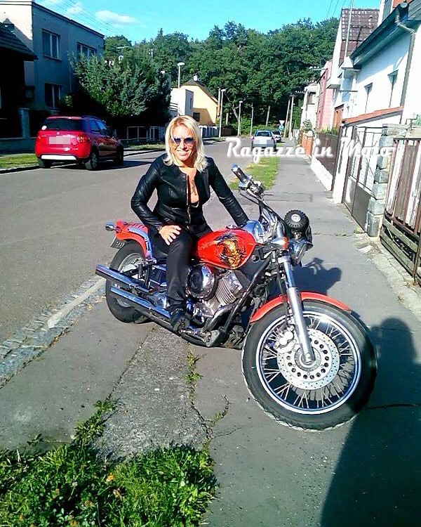 marghi_ragazze_in_moto