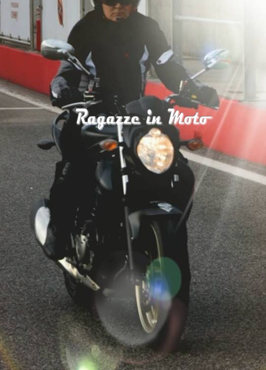 michela_ragazze_in_moto